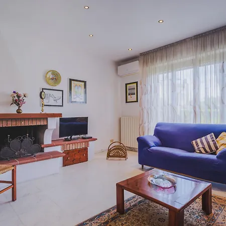 Patrizia By Interhome